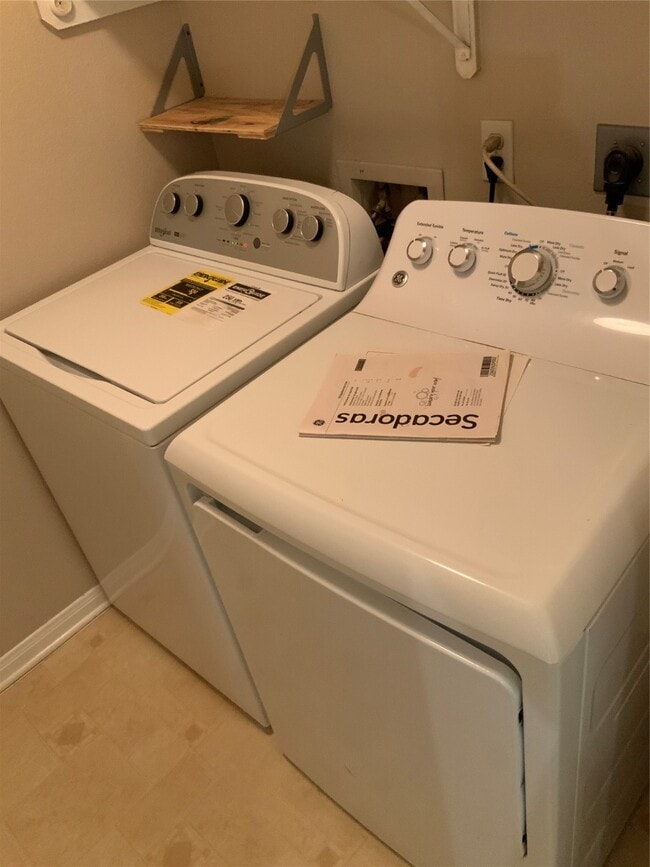 Building Photo - 1804 Arbor Glen