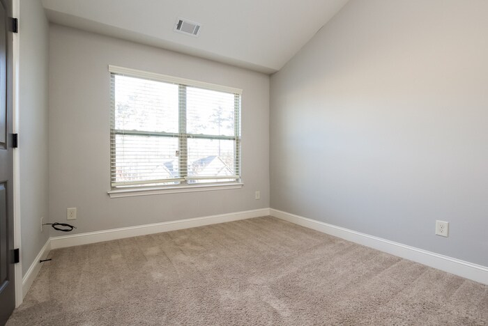 Building Photo - 333 Castle Top Ln SE