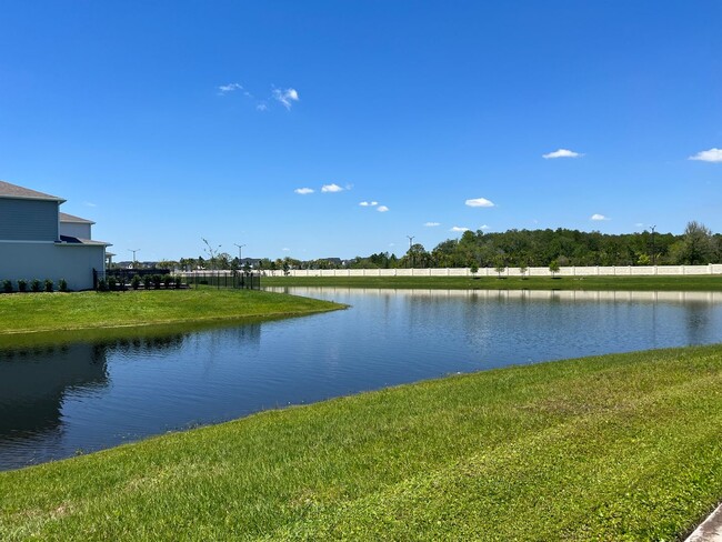 Building Photo - Isles of Lake Nona!!  3 Bedroom 2.5 Bathro...