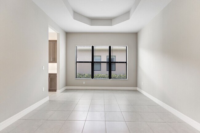 Building Photo - ** STONECREEK ** 3 BED + DEN / 3.5 BATH - ...