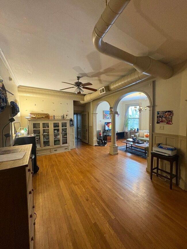 Building Photo - 509 Monroe Ave