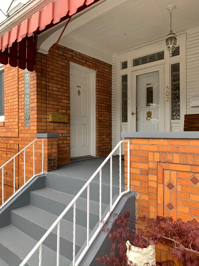 Building Photo - 502 Chartiers Ave