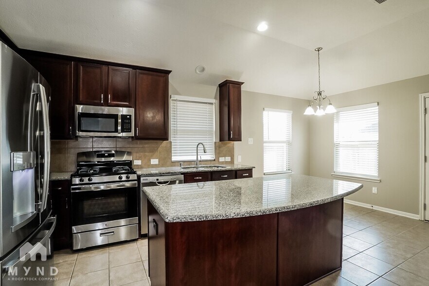 Building Photo - 22015 Cascade Hollow Ln