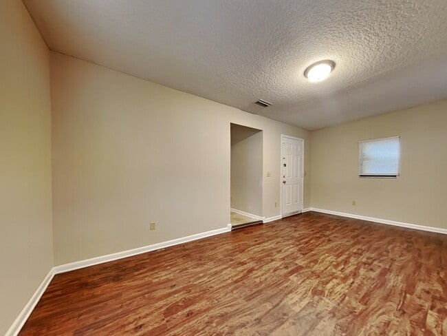 Building Photo - 7593 Sharbeth Dr S