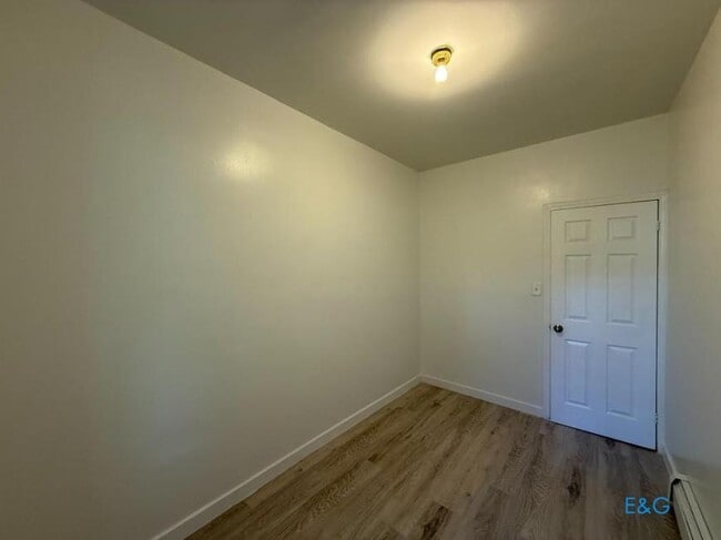 Building Photo - 3 bedroom in BROOKLYN NY 11233