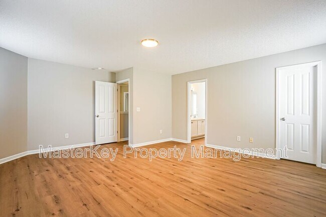 Building Photo - 6852 Harter Ct