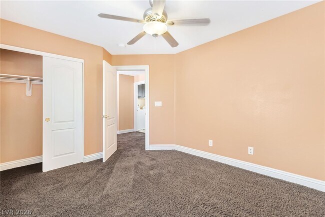 Building Photo - 9151 Sunken Meadow Ave