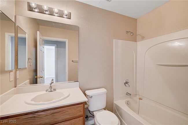 Building Photo - 5716 Breezy Wind Ct