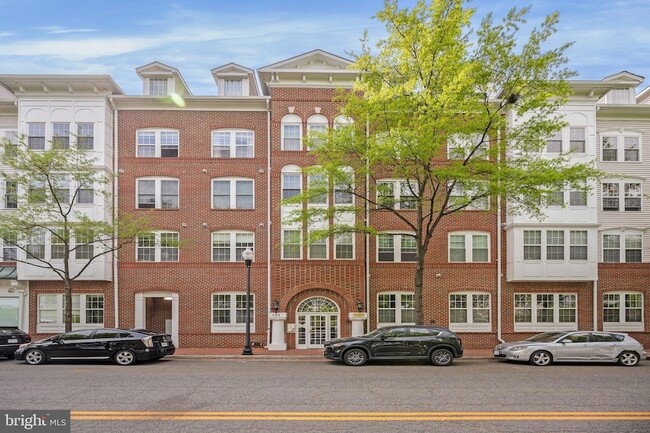 Building Photo - 171 Somervelle St
