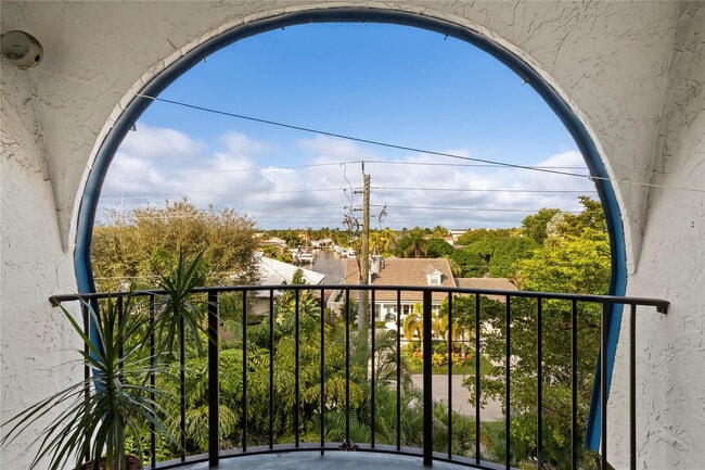 Building Photo - 3909 N Ocean Blvd