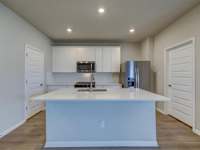 Building Photo - 10205 Mager Ln