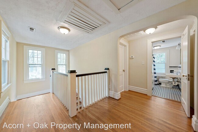 Building Photo - 3 br, 2.5 bath House - 1917 W Club Blvd