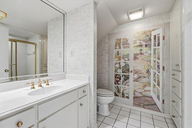 Building Photo - 22 1 Main Pl