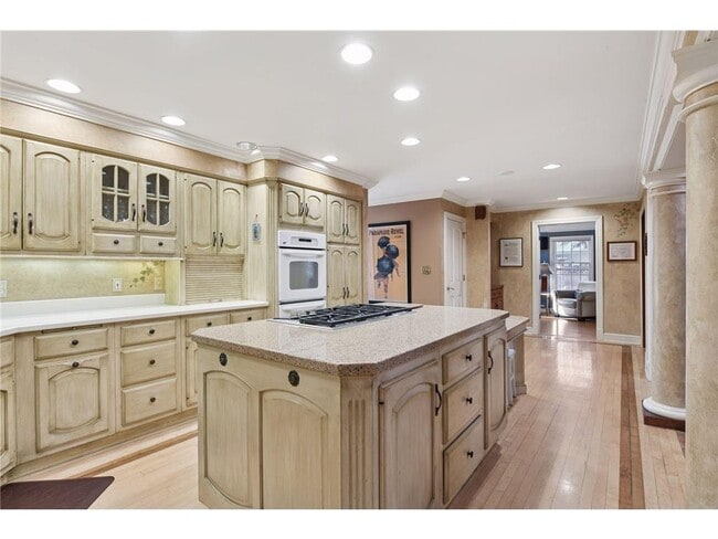 Building Photo - 3 Edina Ct