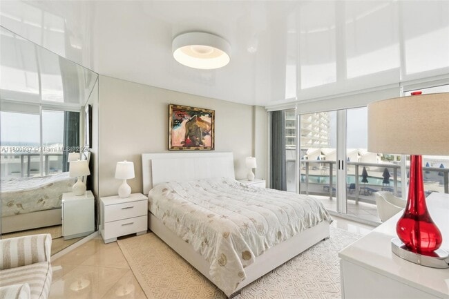 Building Photo - 16711 Collins Ave