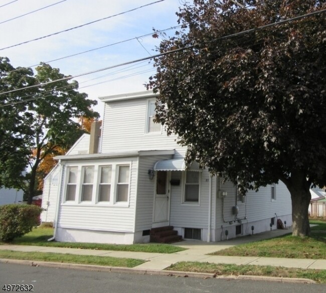 Building Photo - 83 Orchard St