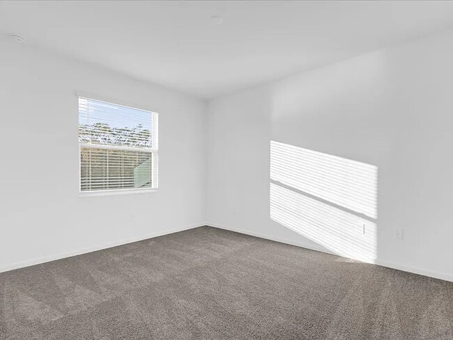 Building Photo - 4391 Pebbles Throw Dr