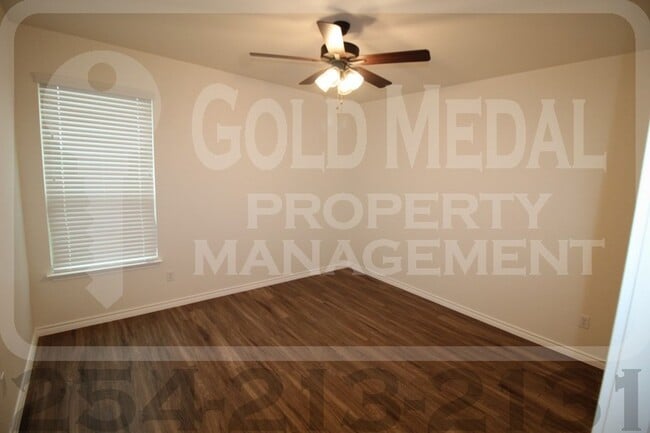 Building Photo - 5103-5105 Red Rose Crossing