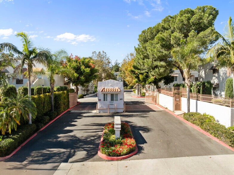 Building Photo - 12411 Osborne St