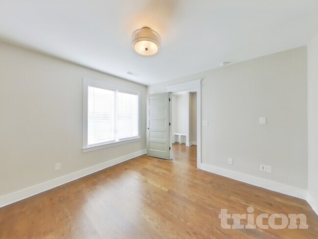 Building Photo - 1214 Hillwood Private Cove