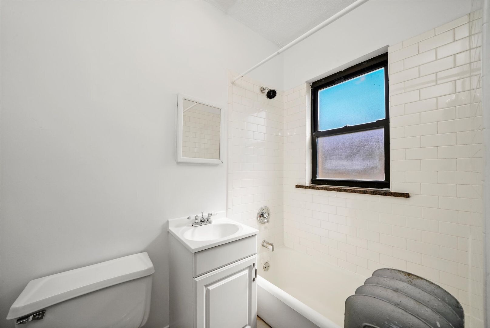 Building Photo - 2649 N Spaulding Ave