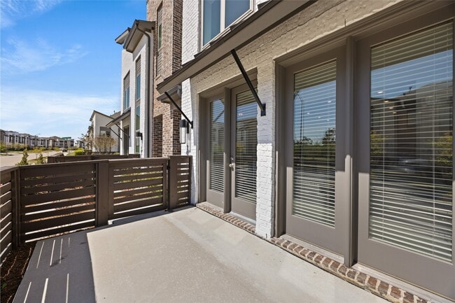 Building Photo - 19730 Curved Steel Dr