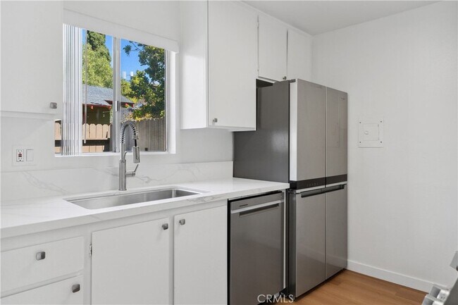 Building Photo - 654 Ohio Ave