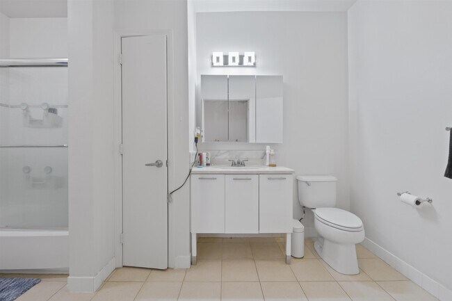 Building Photo - 26 Ave at Port Imperial