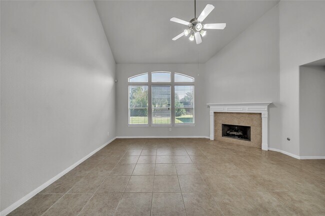 Building Photo - 17426 Memorial Blossom Dr