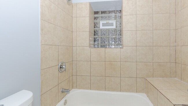 Building Photo - 2211 E 69th St