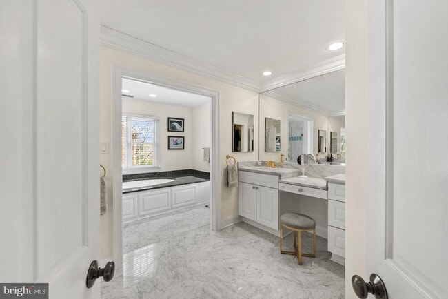 Building Photo - 9735 Beman Woods Way