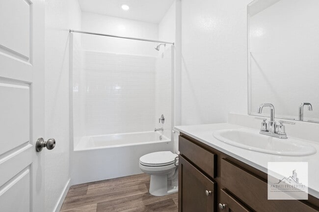 Building Photo - Brand New home in Clovis Unified School District with Solar!