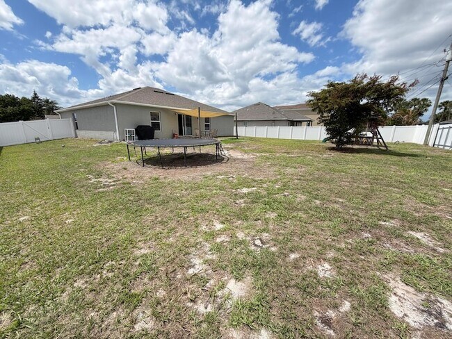 Building Photo - 4249 SW Whitebread Rd