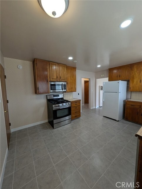 Building Photo - 379 N 3rd St