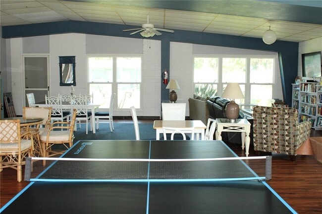 Building Photo - 5062 Live Oak Cir