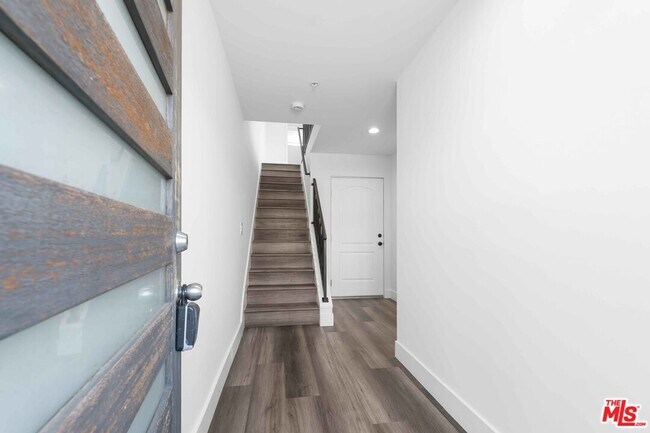 Building Photo - 6006 Klump Ave