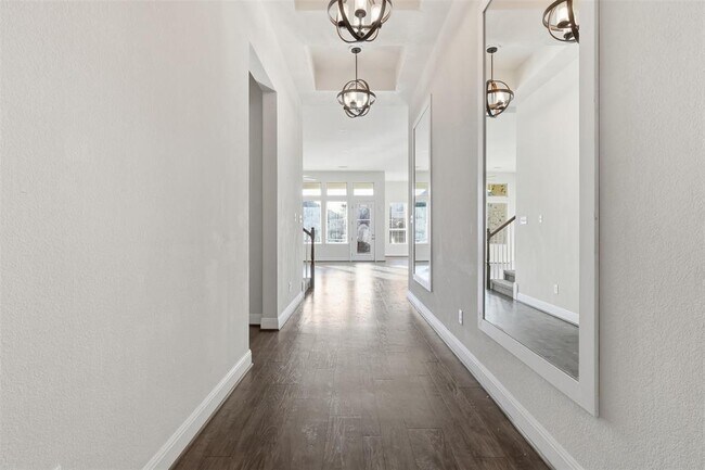 Building Photo - 3800 Empire Cv