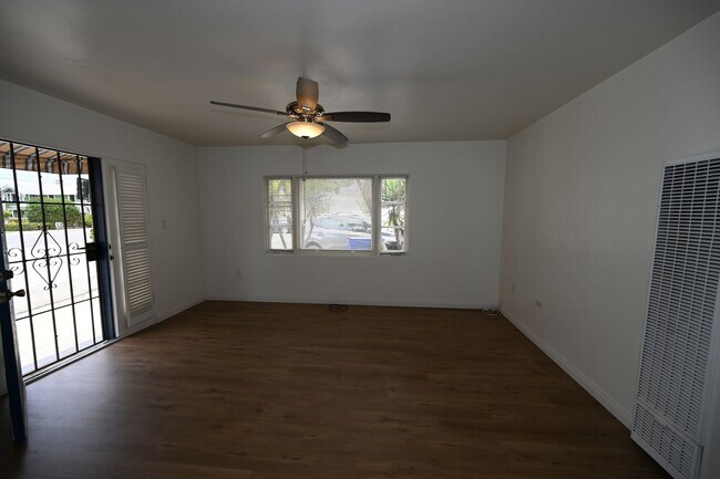 Building Photo - 1609diam