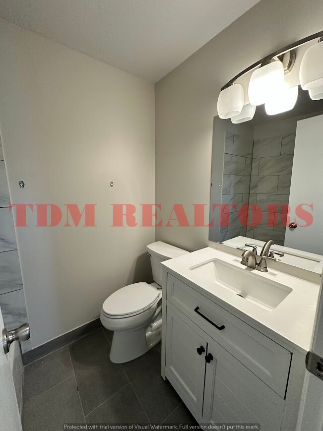 Building Photo - 302 E Clinton St