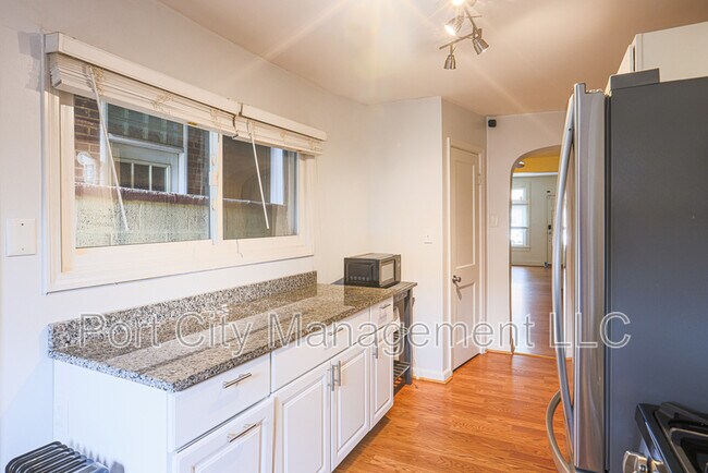 Building Photo - 328 S Collington Ave