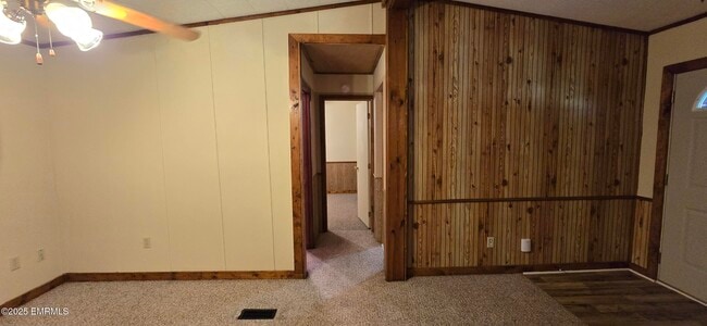 Building Photo - 1243 Co Rd 14
