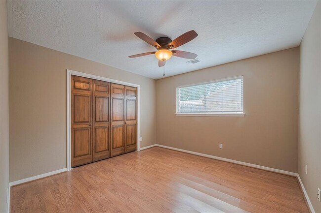 Building Photo - 14911 Sun Harbor Dr