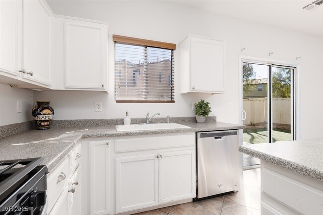 Building Photo - 908 Shining Rose Pl
