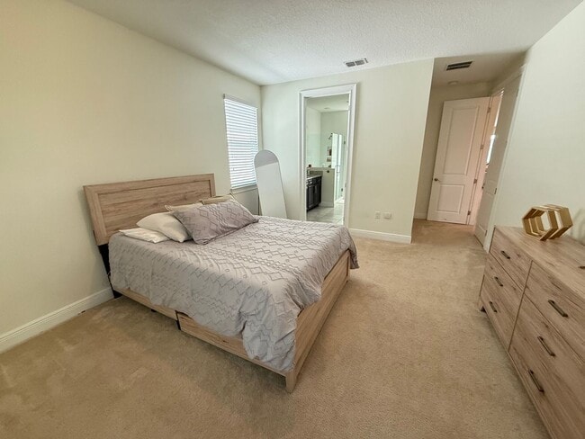 Building Photo - 7 bedroom/6 bath Dr. Phillips Home