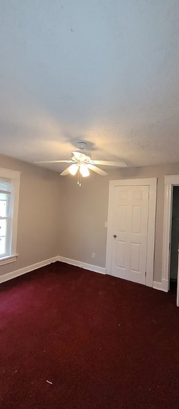 Building Photo - 3222 Charlotte St