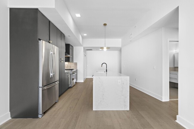 Building Photo - 202 Merseles St