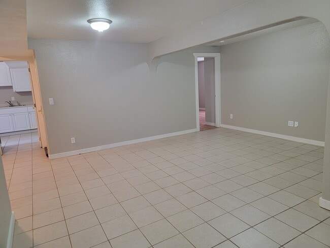 Building Photo - 228 W 1600 N