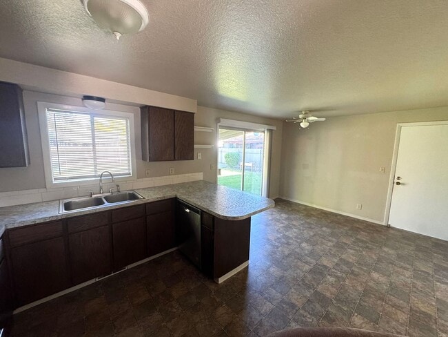 Building Photo - Single Level 3 Bedroom Home.
