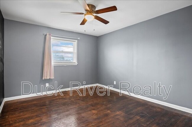 Building Photo - 406 7th St