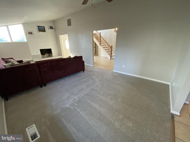 Building Photo - 1712 12th St S